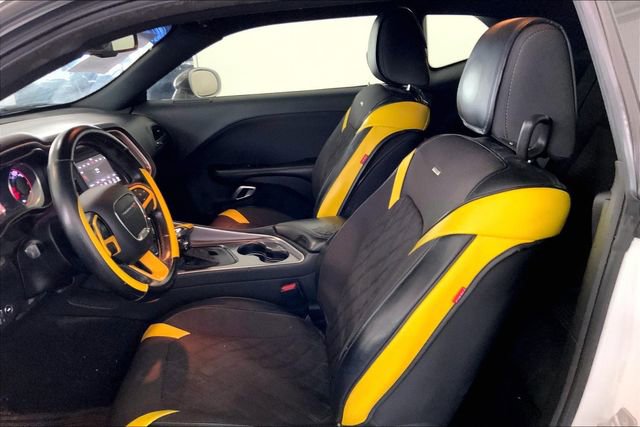 Used 2019 Dodge Challenger SXT image 9