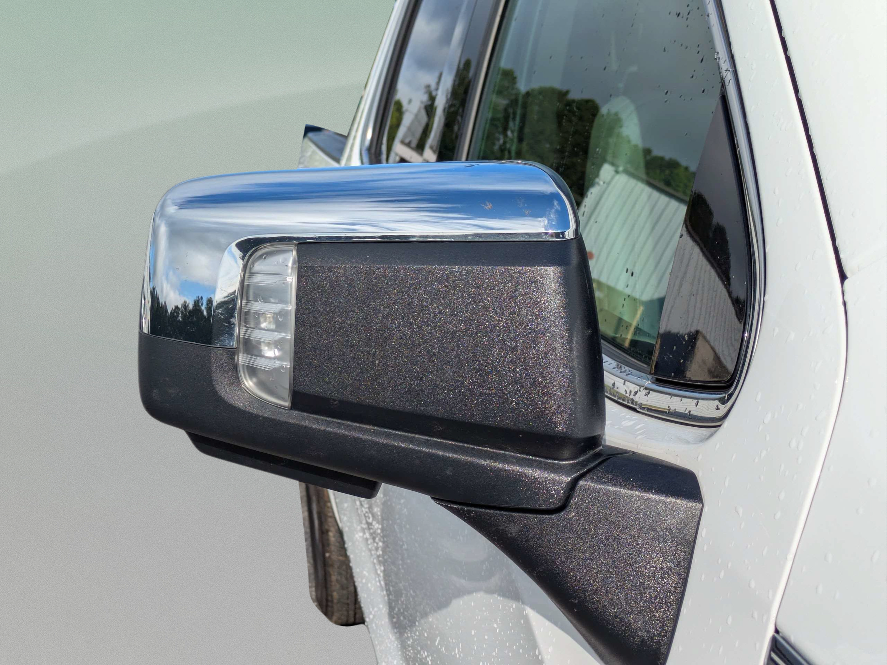 Used 2025 GMC Sierra 1500 SLT RWD image 30