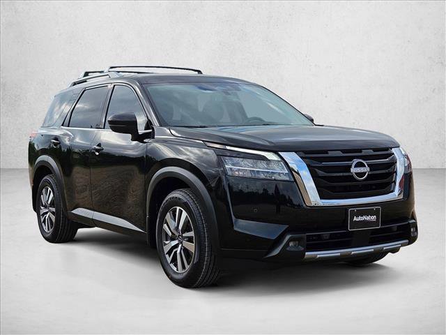 Used 2024 Nissan Pathfinder SL FWD image 3