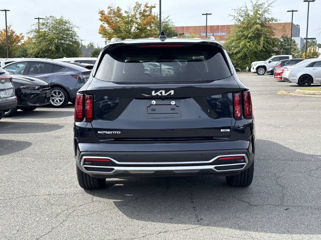 Used 2023 Kia Sorento EX AWD/4WD image 3