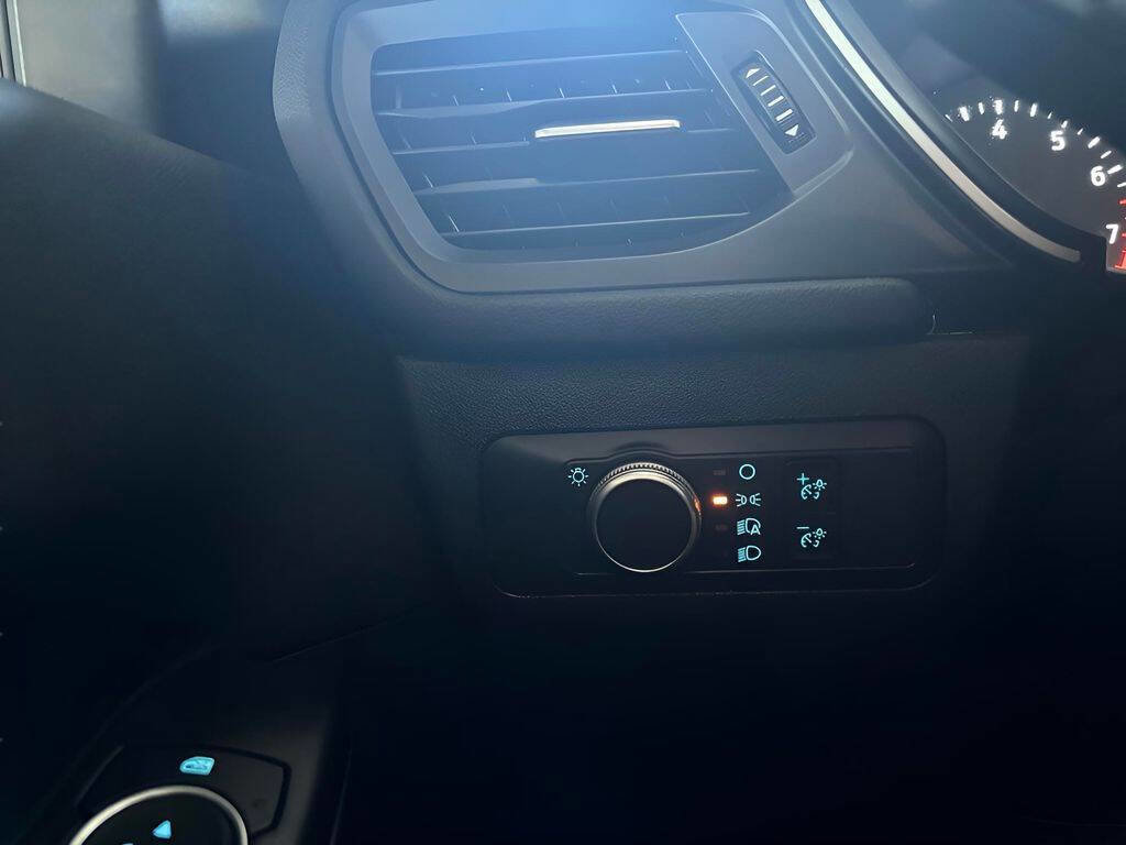 Used 2022 Ford Escape SE image 10