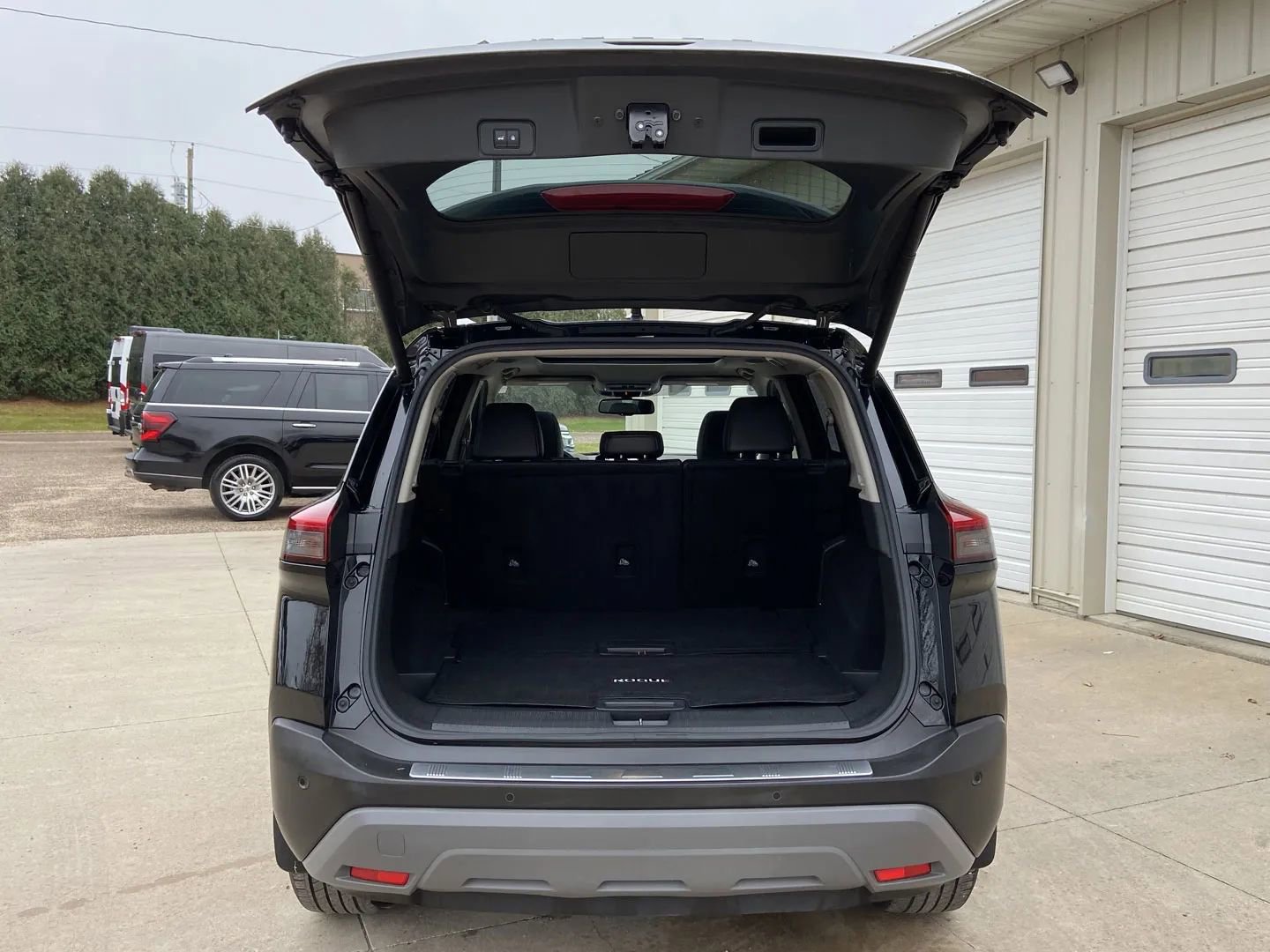 Used 2021 Nissan Rogue SL w/ Premium Package image 26