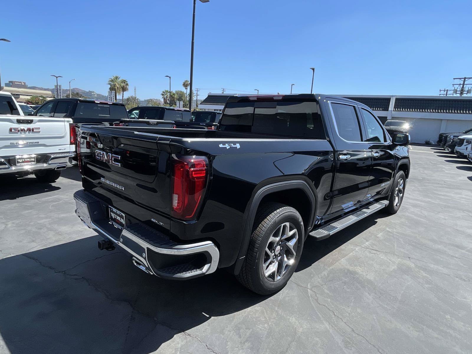 New 2026 GMC Sierra 1500 SLT w/ SLT Premium Package AWD/4WD image 5