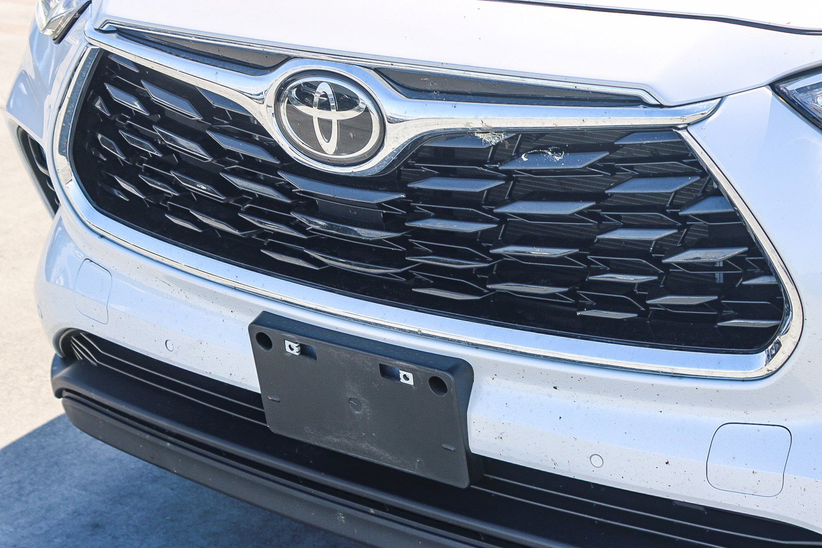 Used 2023 Toyota Highlander Limited FWD image 7