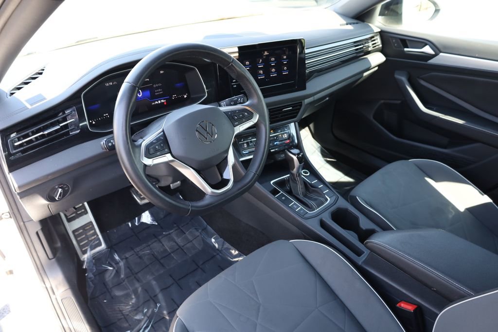 Used 2025 Volkswagen Jetta Sport FWD image 12