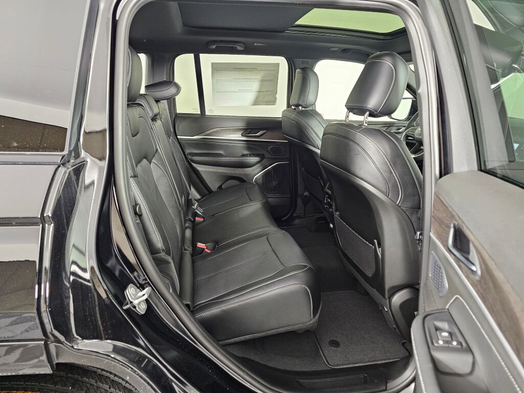 New 2026 Jeep Grand Cherokee Limited image 37