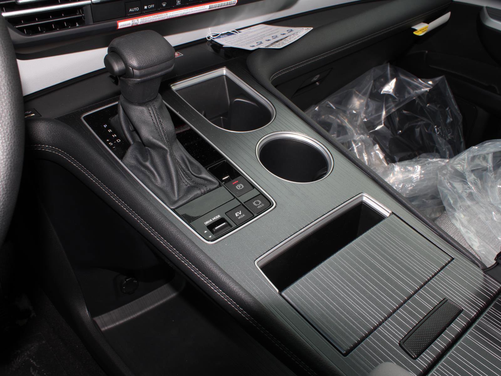 New 2026 Toyota Sienna LE AWD/4WD image 15