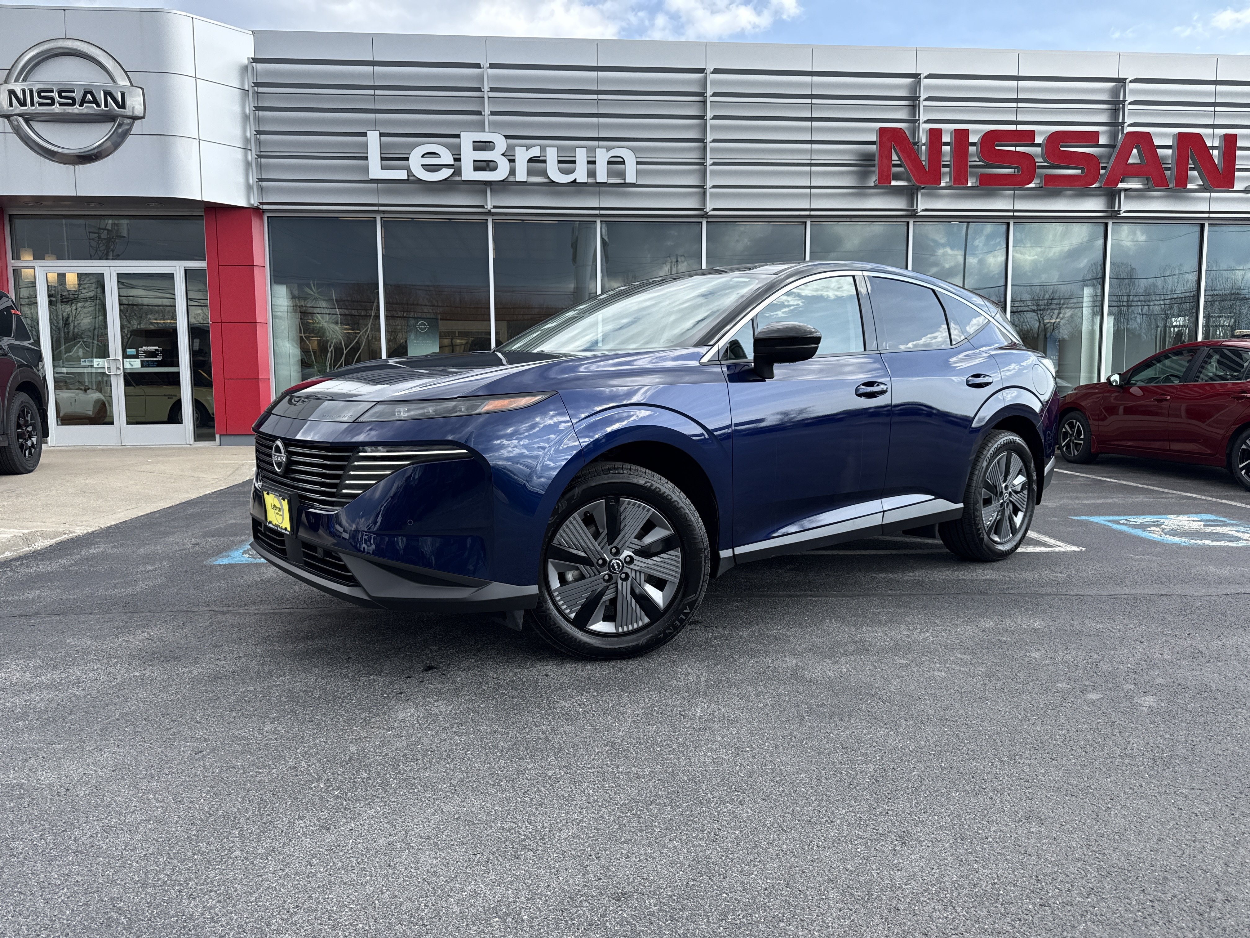 Used 2025 Nissan Murano SL AWD/4WD image 1