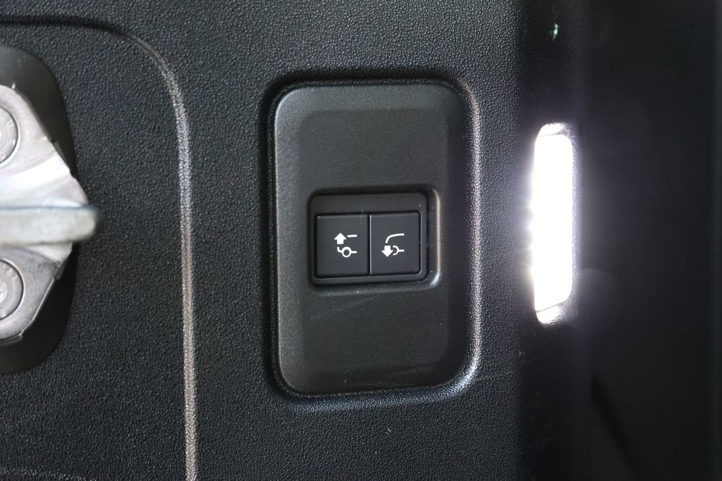 Used 2020 Land Rover Defender 110 HSE AWD/4WD image 14