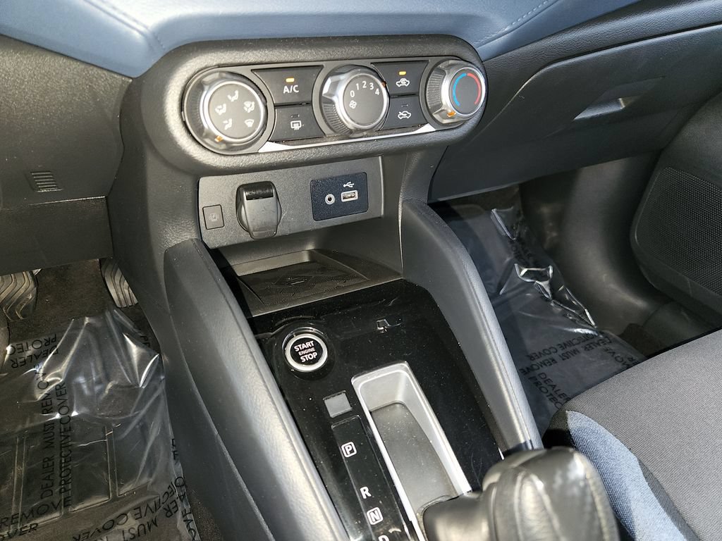 Used 2025 Nissan Versa SV FWD image 21