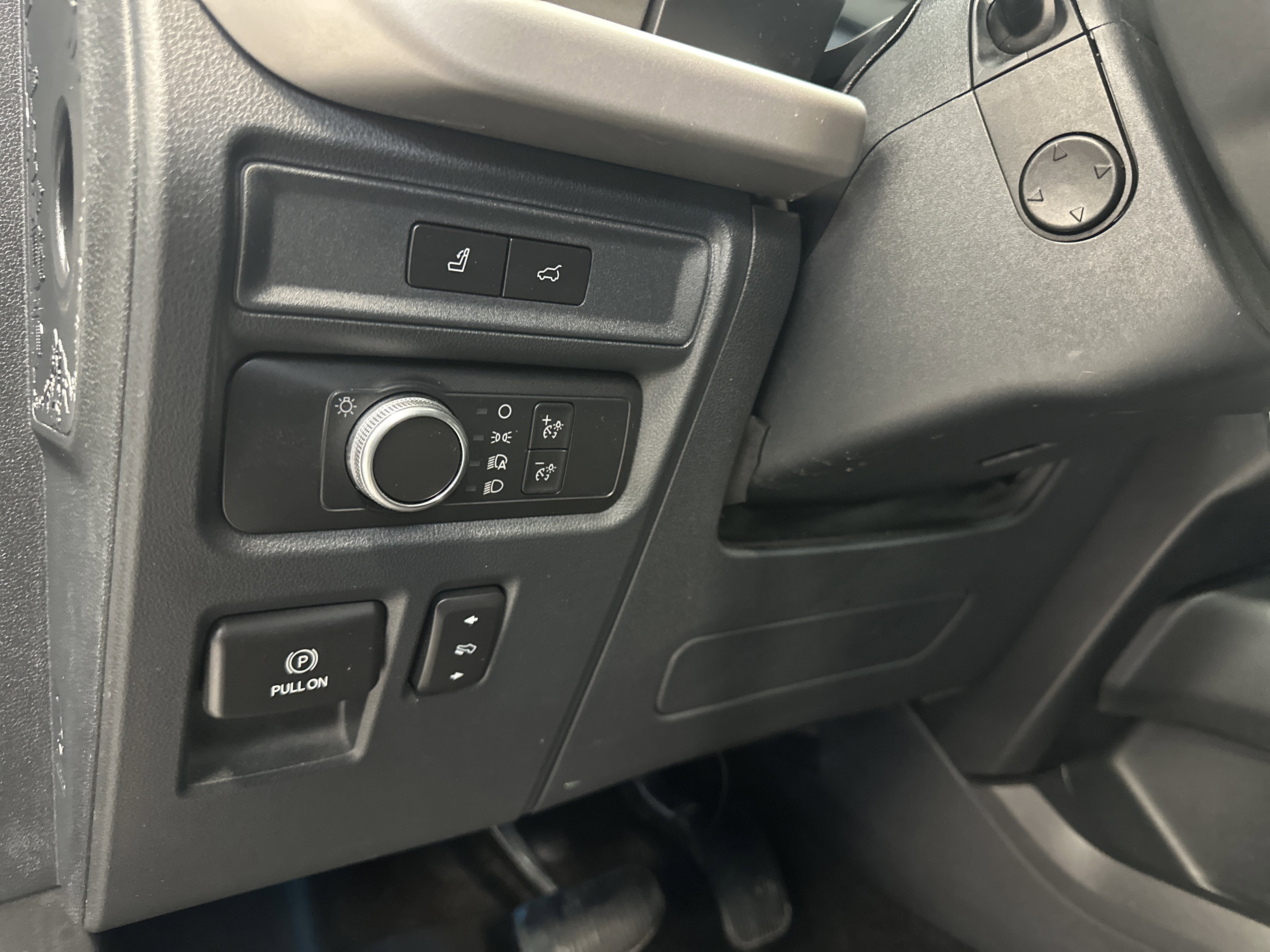 Used 2022 Ford Expedition XLT image 23