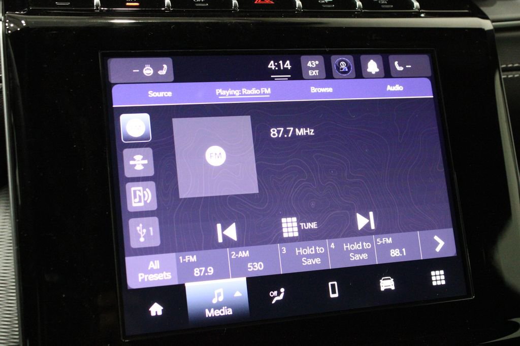 New 2025 Jeep Grand Cherokee Laredo w/ Luxury Tech Group I image 30