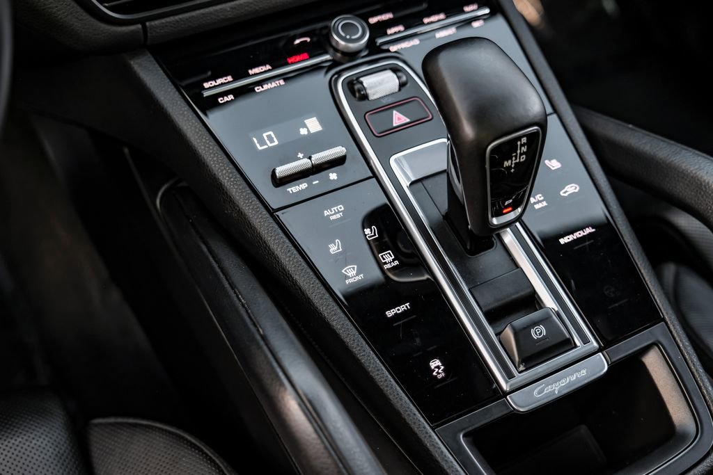 Used 2021 Porsche Cayenne image 26