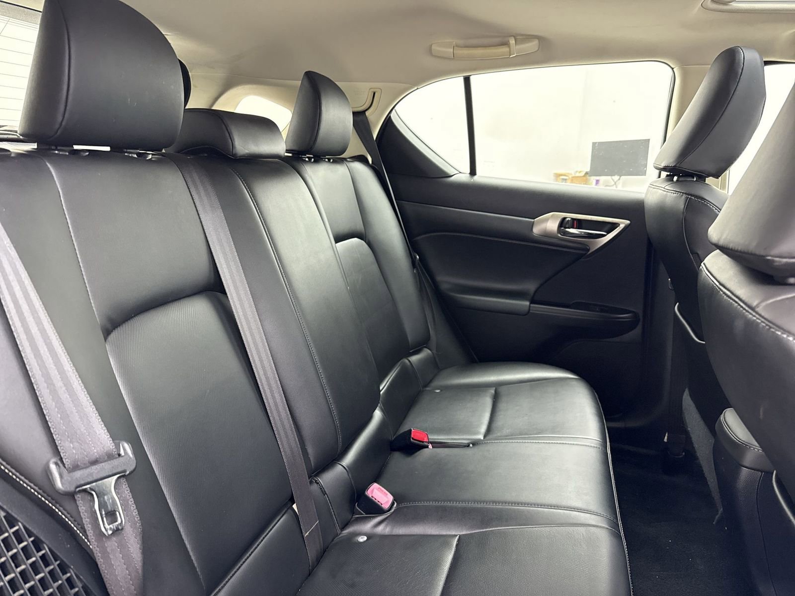 Used 2014 Lexus CT 200h image 33