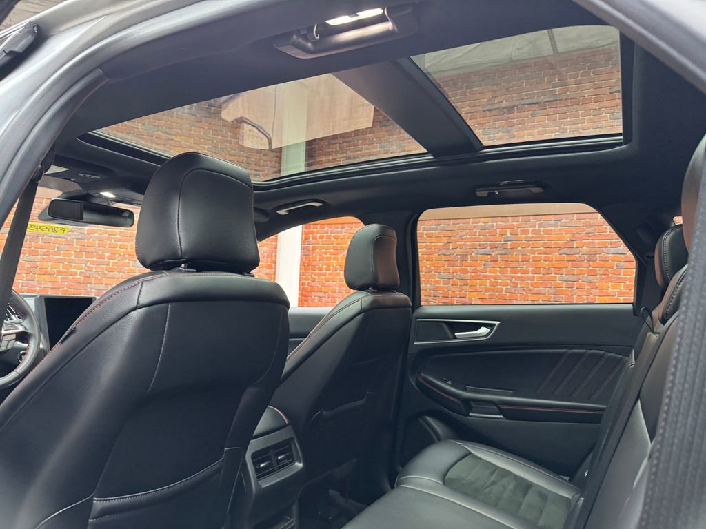 Certified 2023 Ford Edge ST-Line AWD/4WD image 3