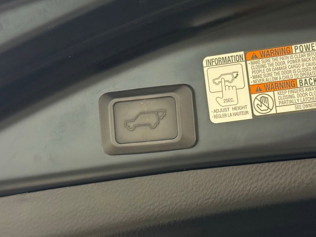 Used 2018 Toyota RAV4 XLE image 19