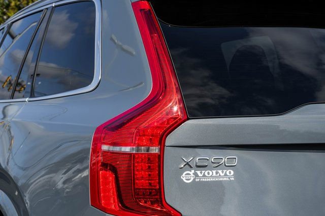Used 2022 Volvo XC90 T5 Momentum w/ Advanced Package image 8