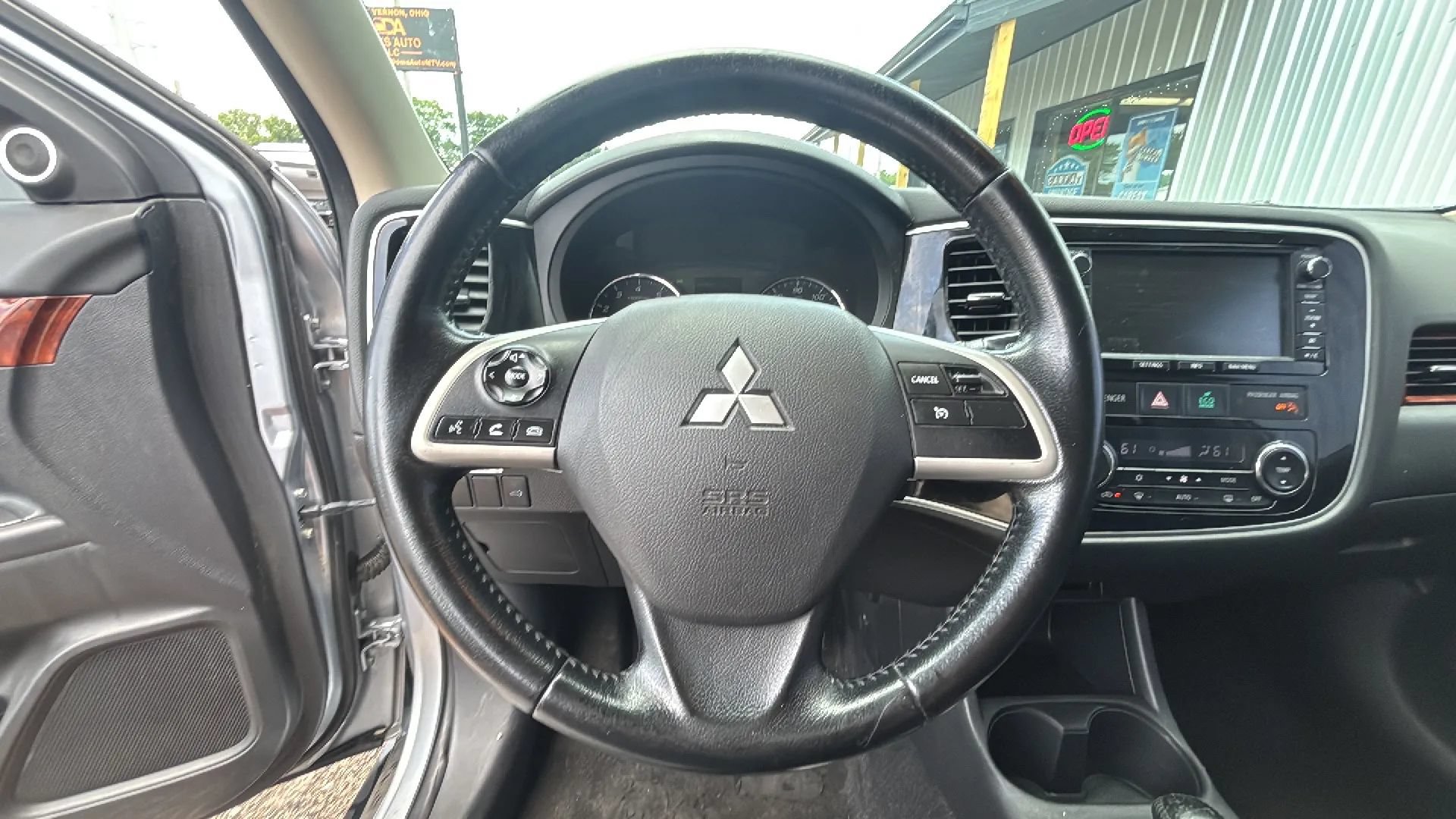 Used 2014 Mitsubishi Outlander SE FWD image 17