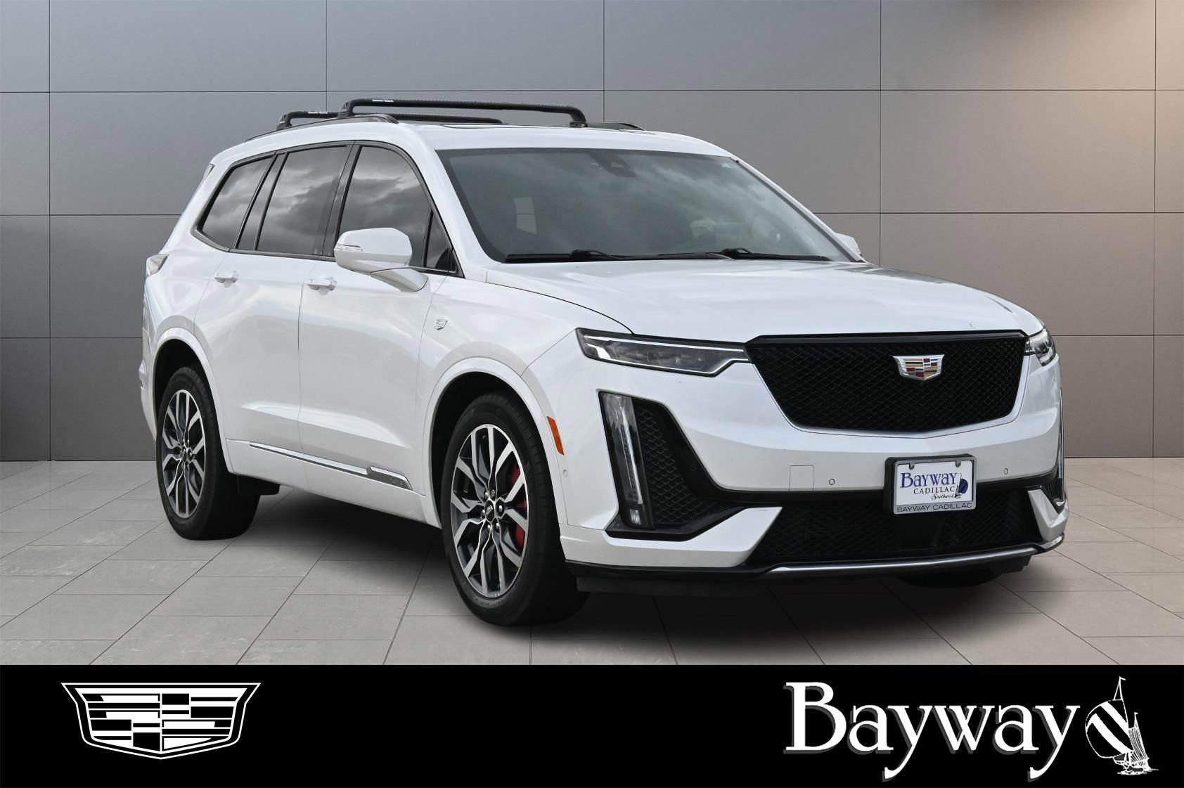 Used 2023 Cadillac XT6 Sport w/ Technology Package AWD/4WD image 3