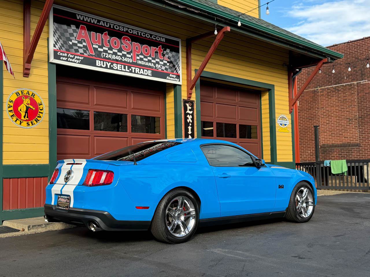 Used 2011 Ford Mustang GT Premium w/ 401A Rapid Spec Order Code RWD image 6