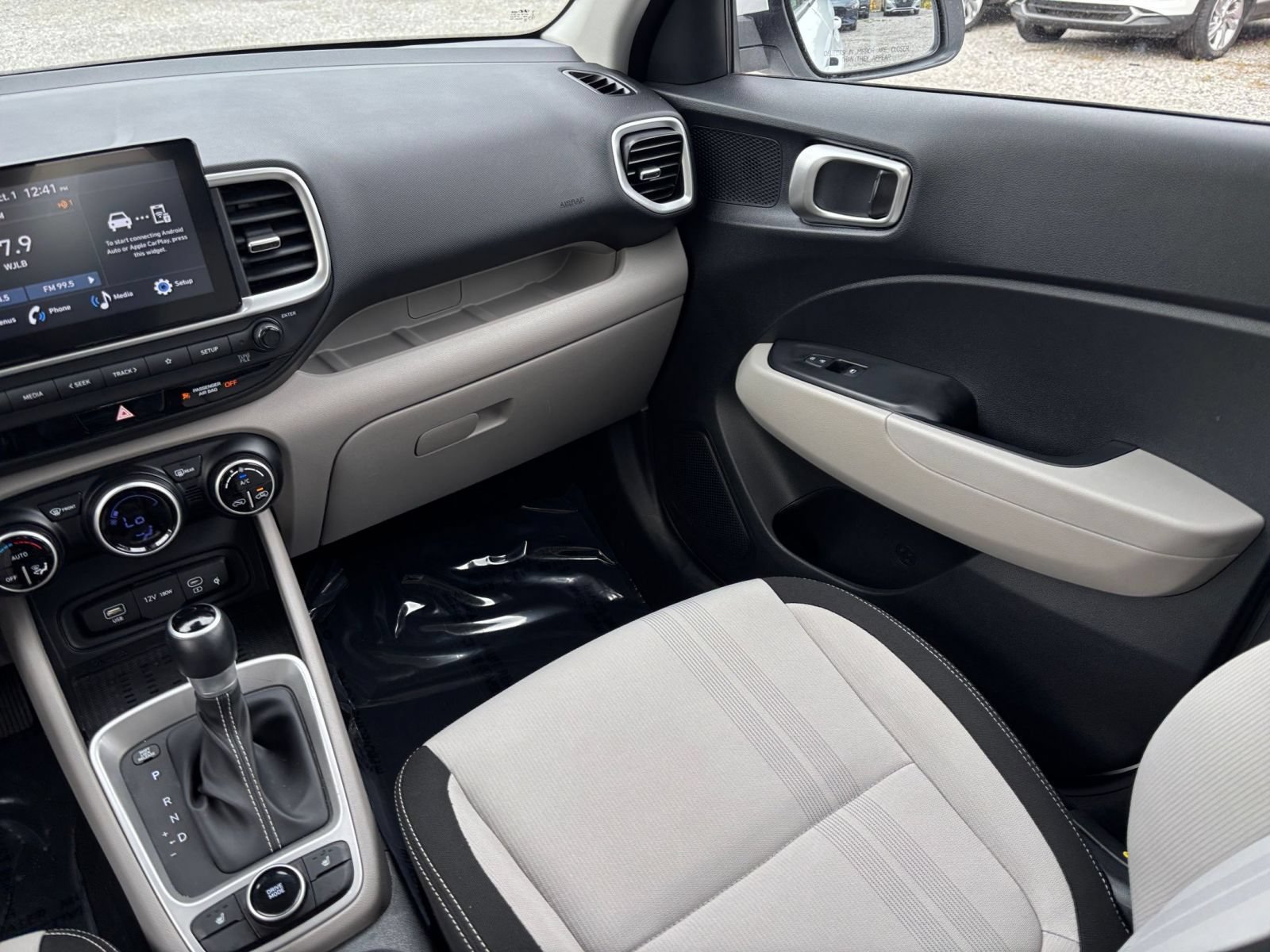 Used 2026 Hyundai Venue SEL FWD image 34