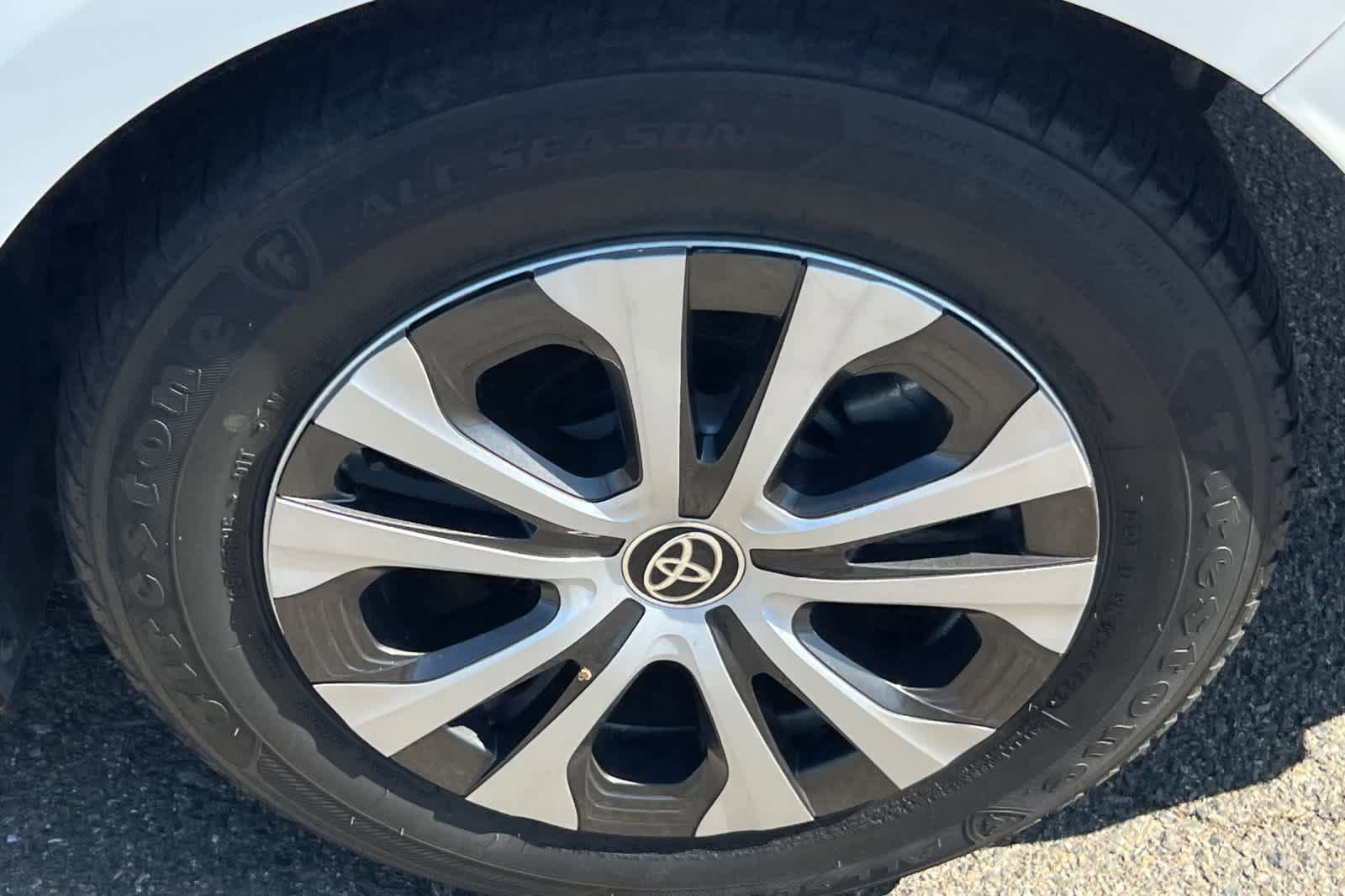 Used 2022 Toyota Corolla LE FWD image 22