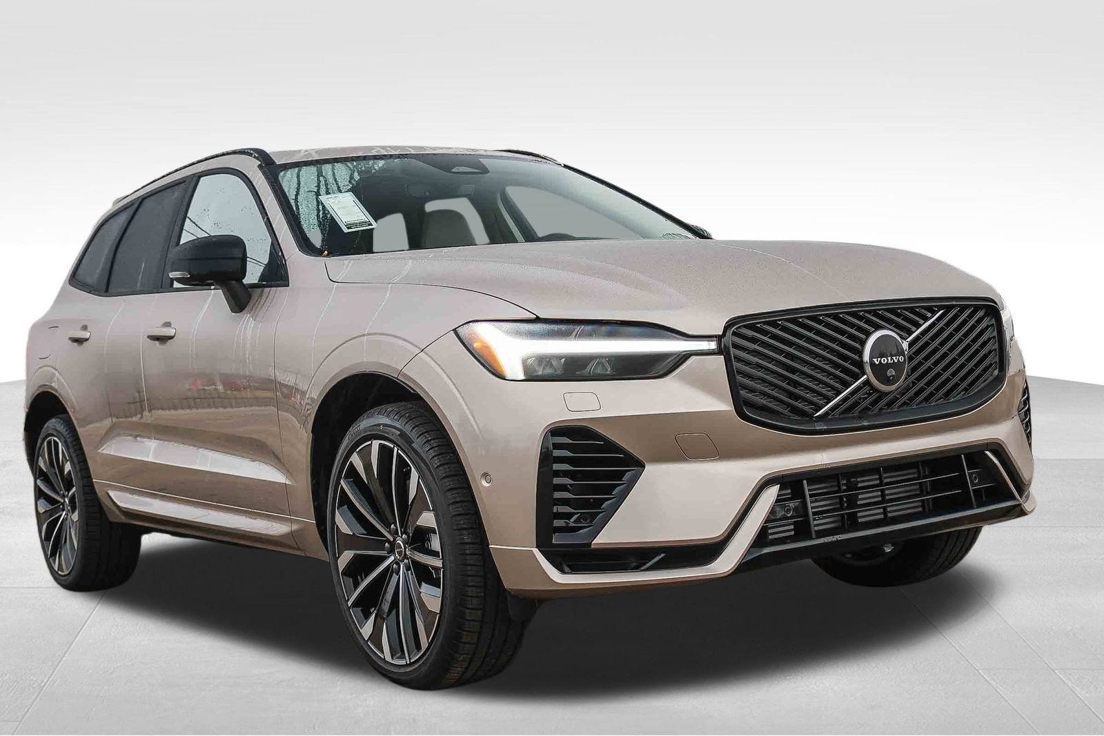 New 2026 Volvo XC60 T8 Ultra w/ Protection Package Premier AWD/4WD image 3