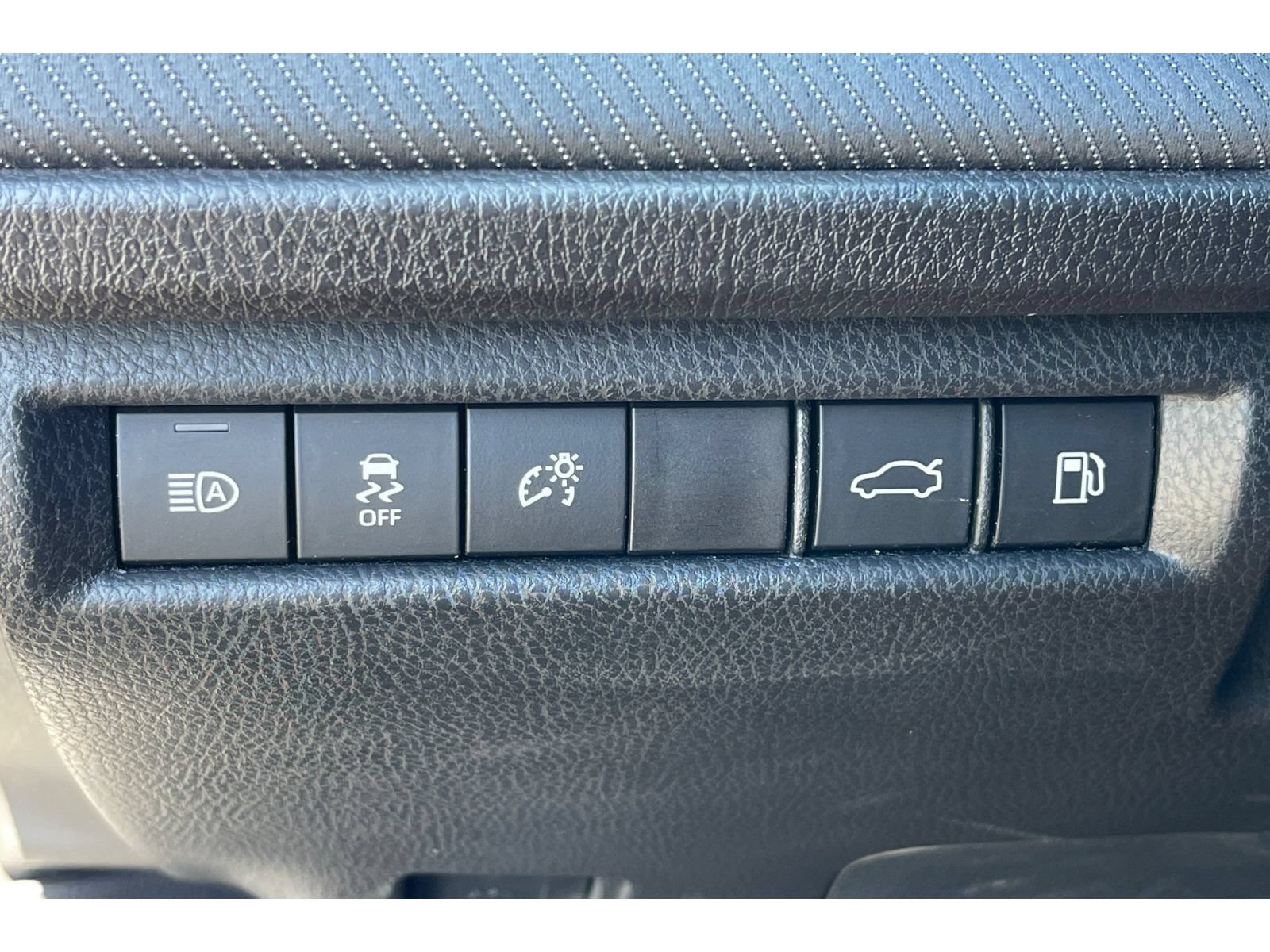 Used 2025 Toyota Camry SE w/ Multimedia Upgrade Package FWD image 41