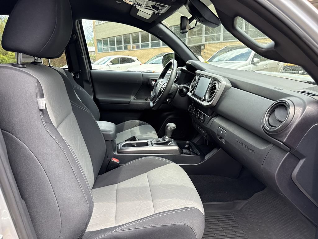 Used 2020 Toyota Tacoma TRD Off-Road w/ Technology Package AWD/4WD image 30