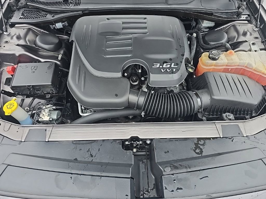 Used 2020 Dodge Challenger SXT w/ Driver Convenience Group image 10