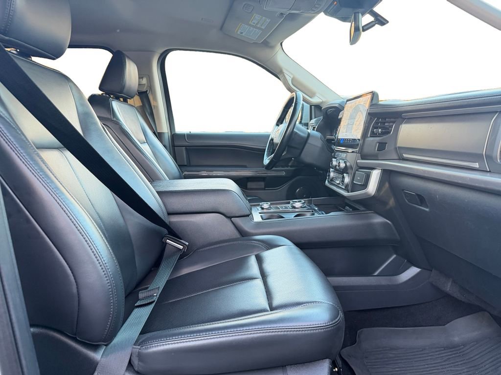 Used 2022 Ford Expedition Max XLT image 15
