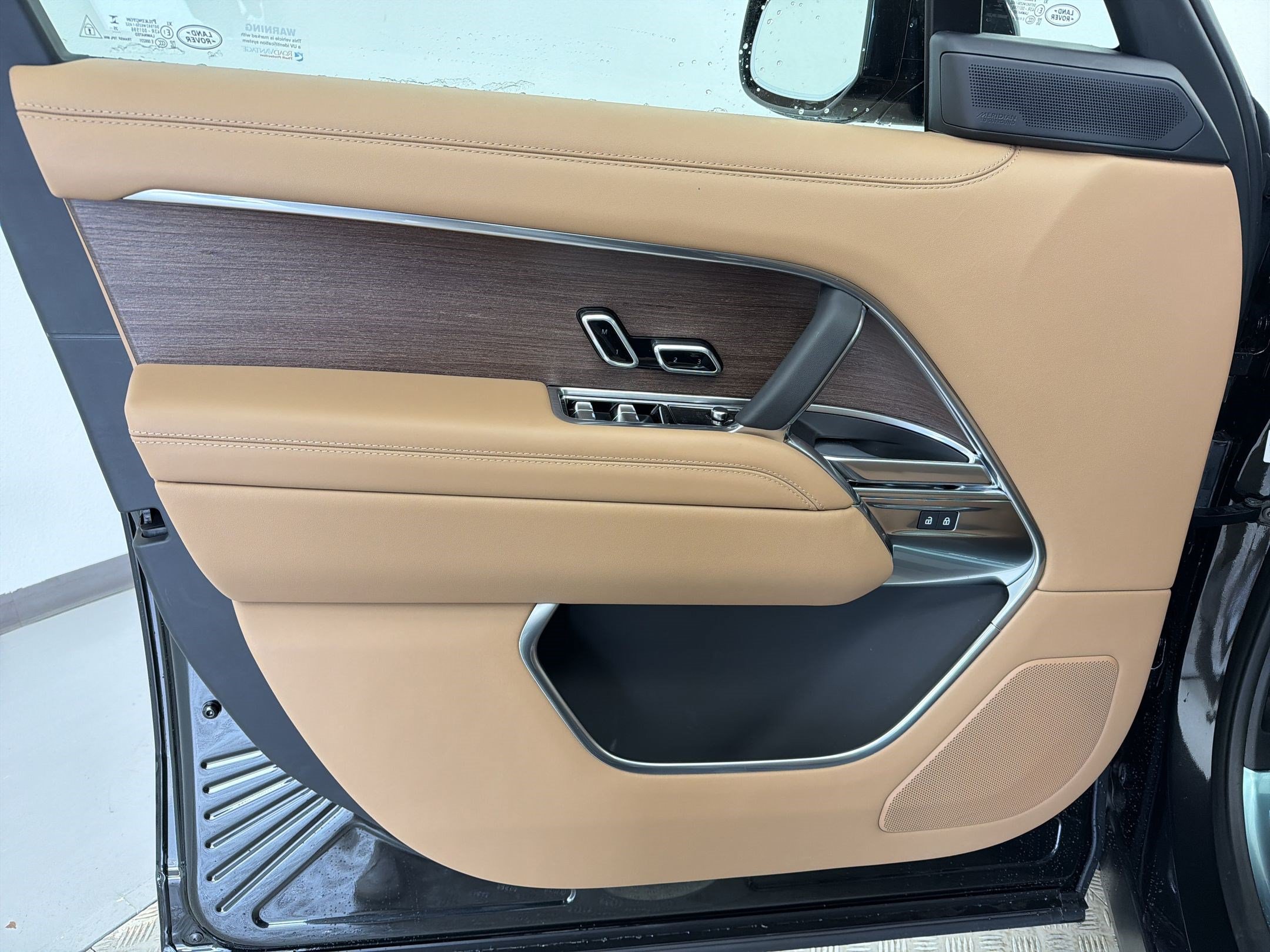 New 2026 Land Rover Range Rover SE AWD/4WD image 13