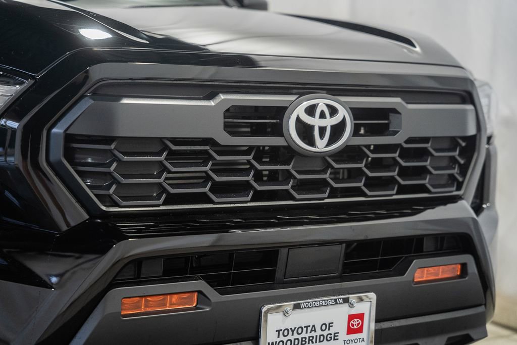 Used 2025 Toyota Tacoma TRD Off-Road AWD/4WD image 10