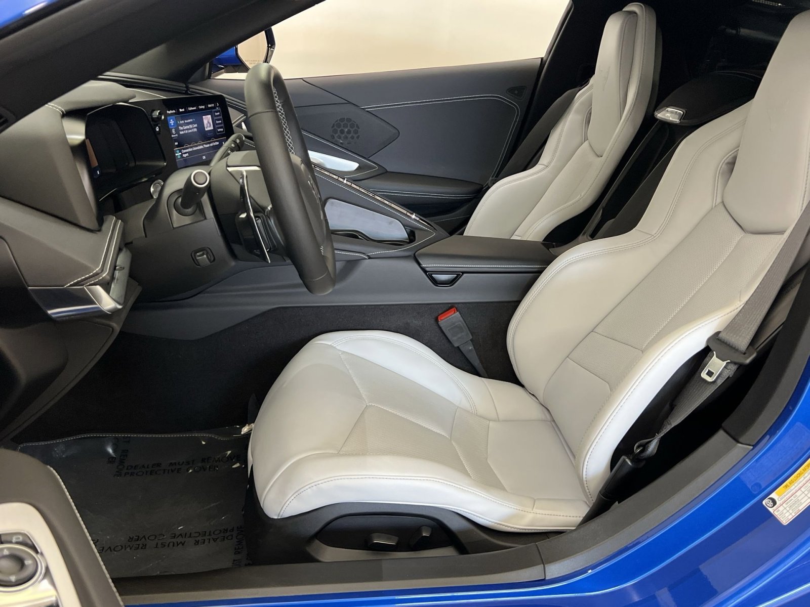 Used 2023 Chevrolet Corvette Stingray Coupe w/ Z51 Performance Package image 12