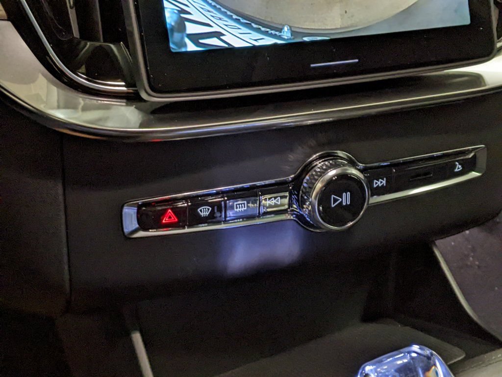 New 2026 Volvo XC90 B6 Core AWD/4WD image 18