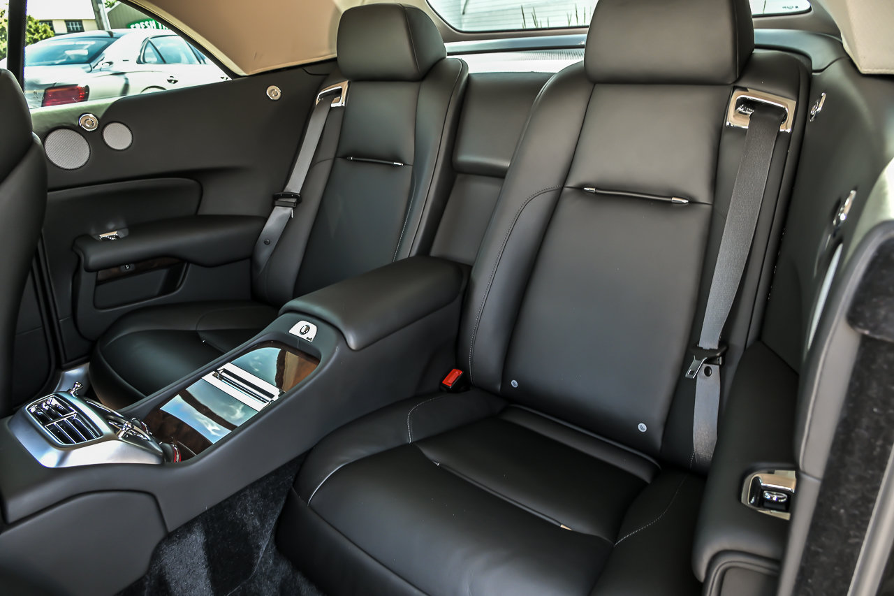 Used 2016 Rolls-Royce Dawn RWD image 26
