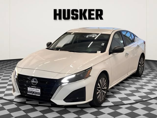 Used 2025 Nissan Altima 2.5 SV FWD image 6