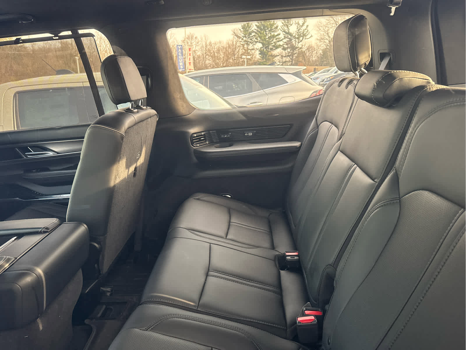 Used 2023 Jeep Grand Wagoneer Series II Obsidian image 8