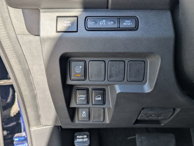 Used 2022 Nissan Frontier SV w/ Technology Package image 11