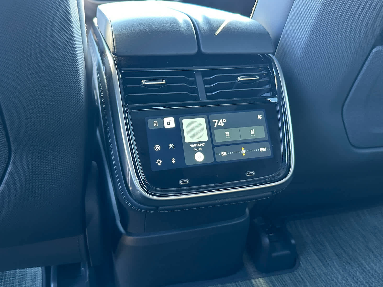 Used 2023 Rivian R1T Adventure image 36