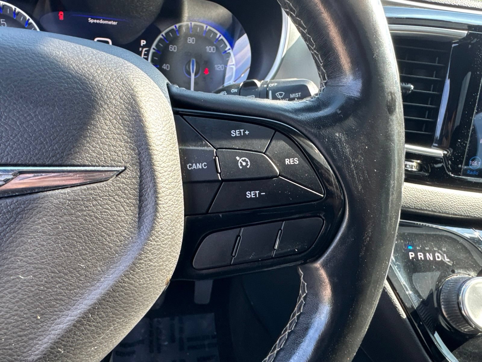 Used 2018 Chrysler Pacifica Touring-L Plus FWD image 24