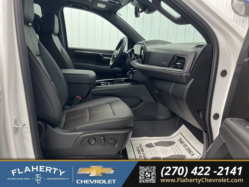 Used 2025 Chevrolet Suburban High Country image 15