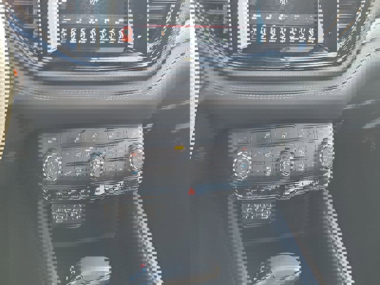 Used 2022 Dodge Durango GT image 18