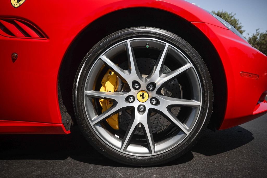 Certified 2013 Ferrari California image 15