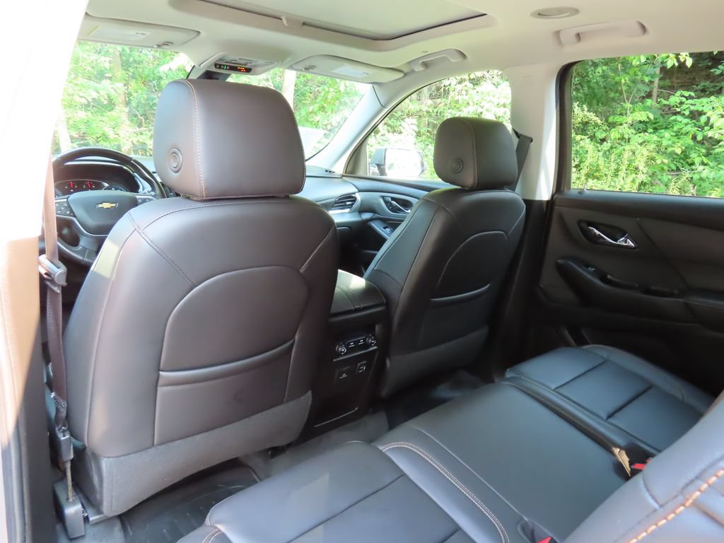 Certified 2021 Chevrolet Traverse LT w/ LT Premium Package AWD/4WD image 26