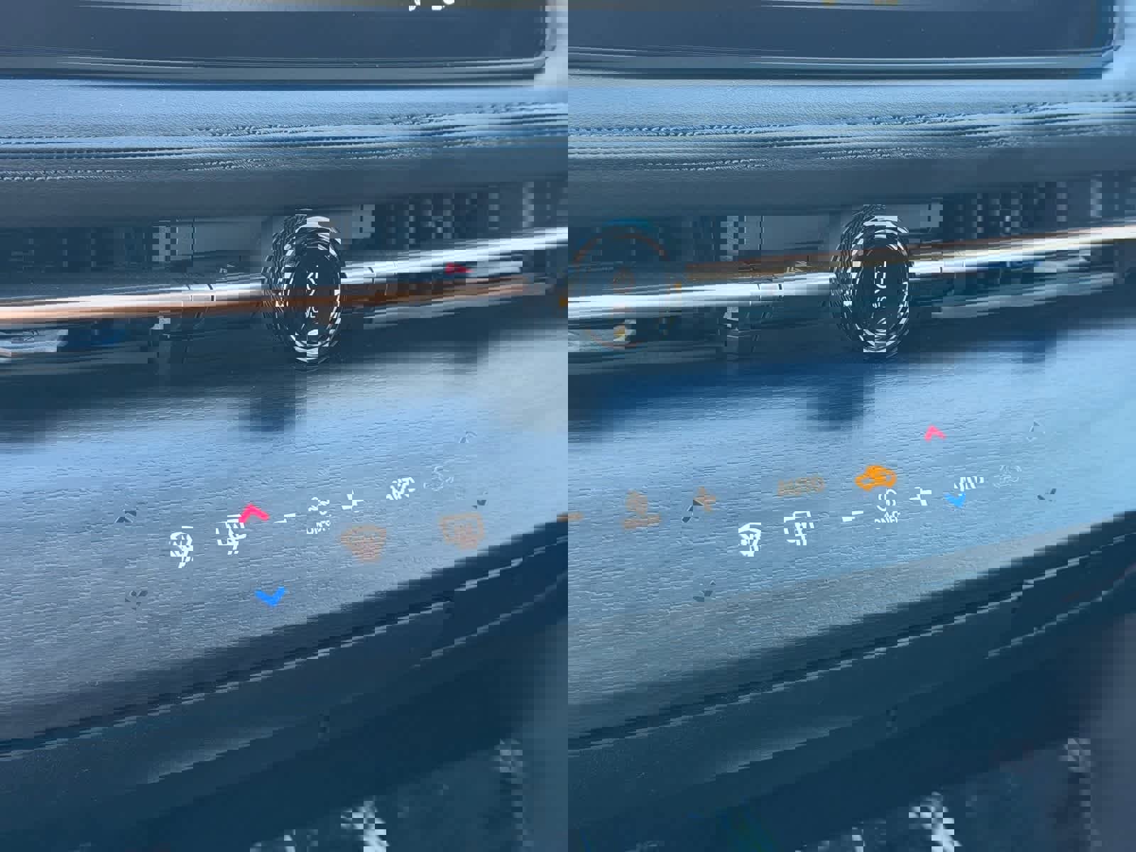 Certified 2025 Nissan Ariya ENGAGE image 26