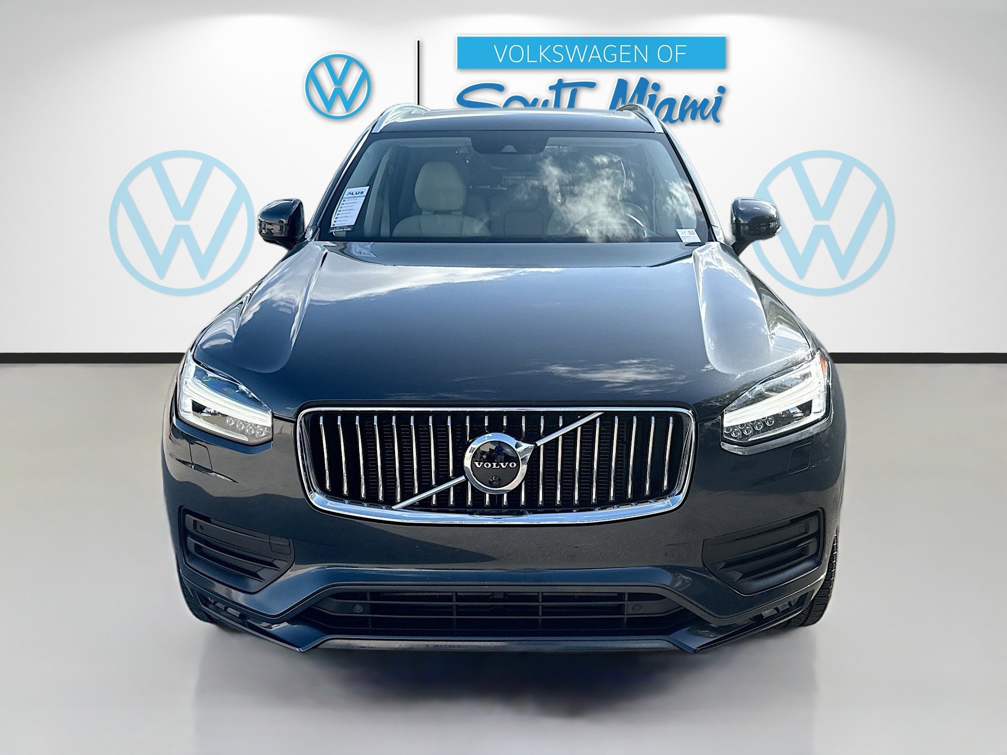 Used 2021 Volvo XC90 T6 Momentum w/ Advanced Package image 2