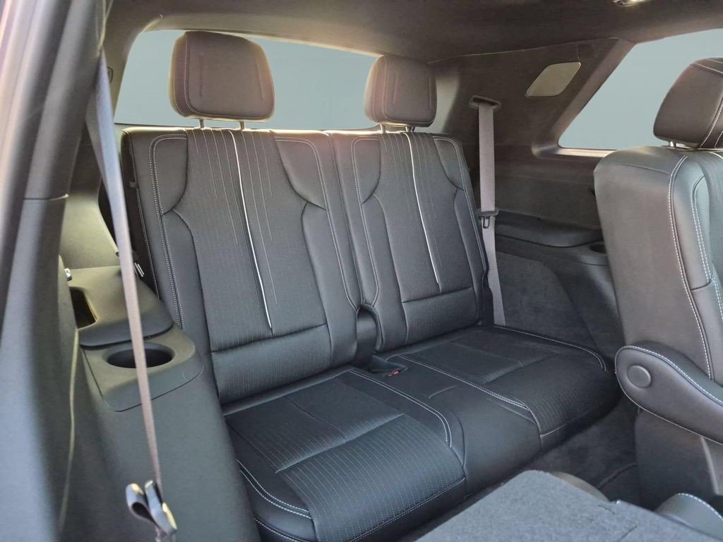 Certified 2026 Cadillac Vistiq Luxury AWD/4WD image 17