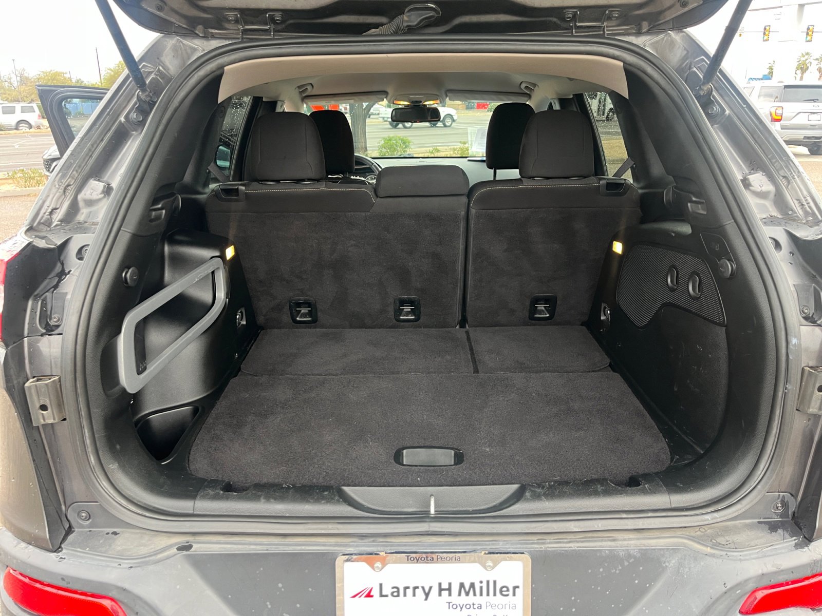 Used 2017 Jeep Cherokee Latitude w/ Safety/Convenience Group image 34