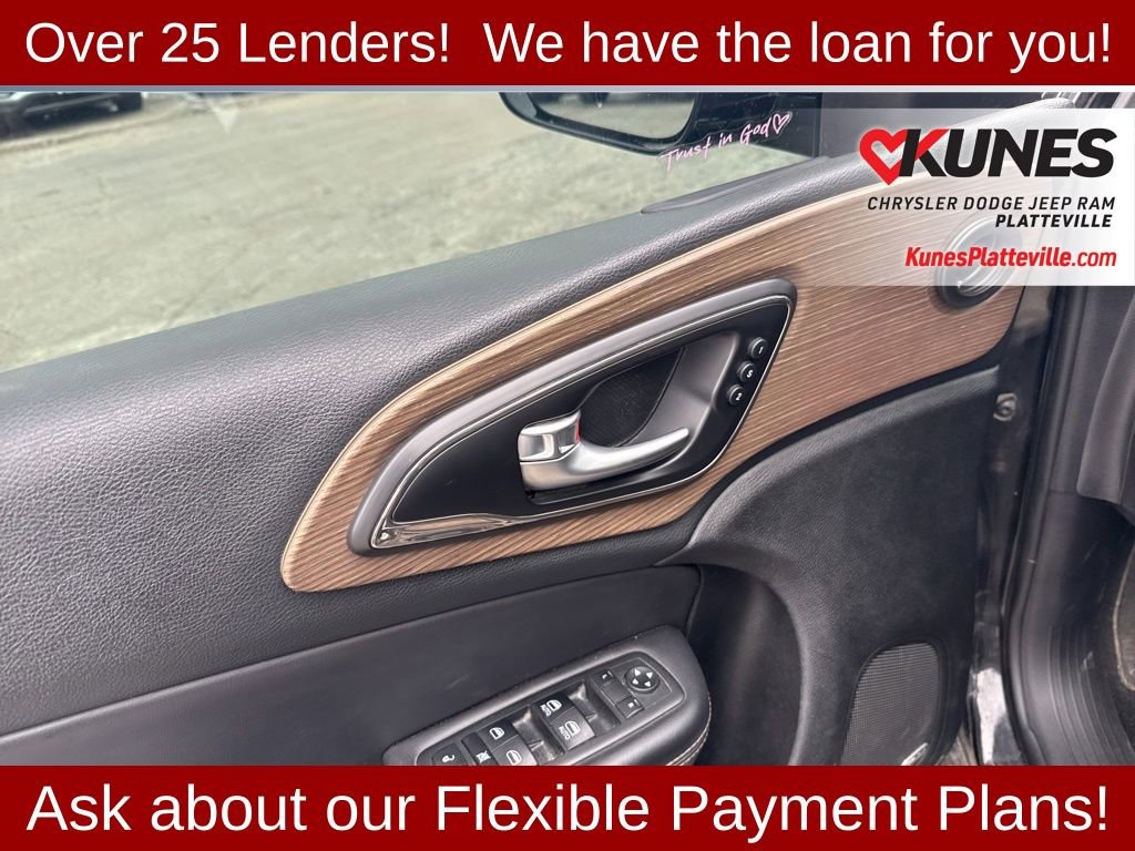 Used 2015 Chrysler 200 C w/ Navigation & Sound Group I image 15